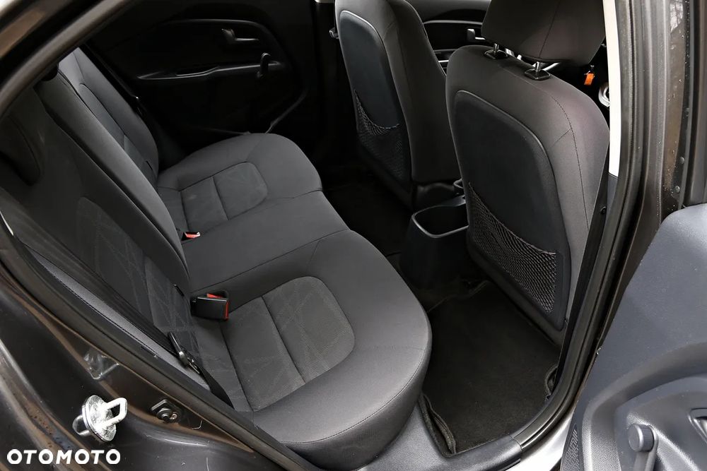 Kia Rio 1.2 Business Line - 32