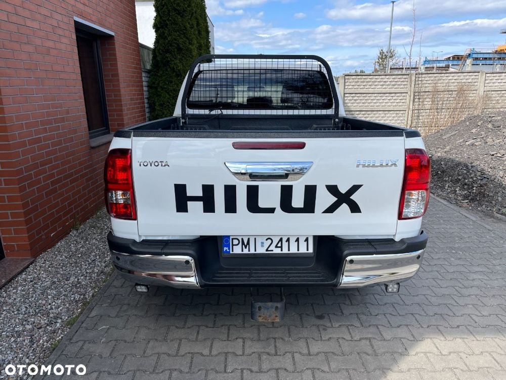 Toyota Hilux 4x4 Double Cab Autm Executive - 5