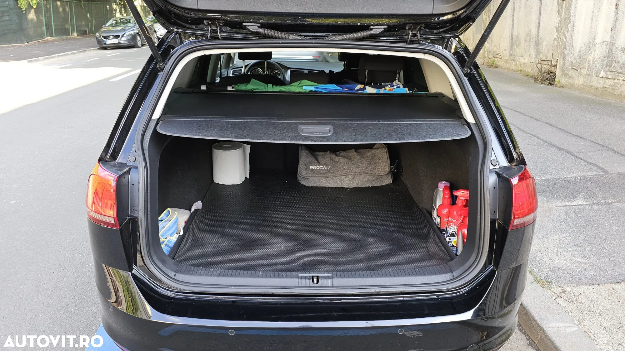 Volkswagen Golf 1.6 TDI DPF DSG Trendline - 12