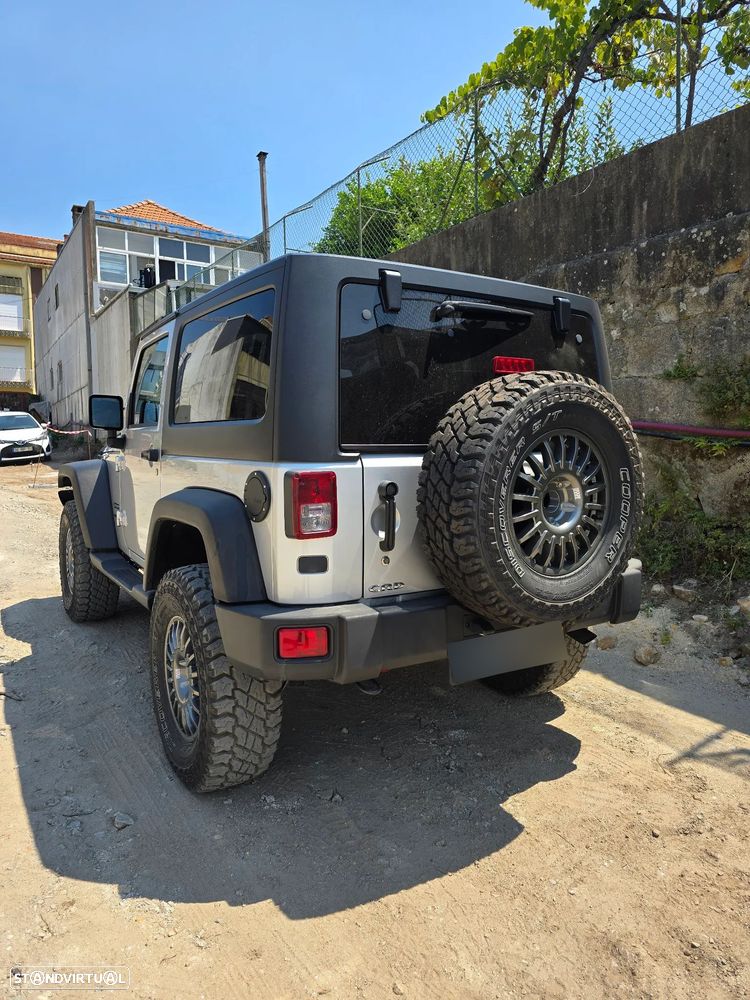 Jeep Wrangler - 11