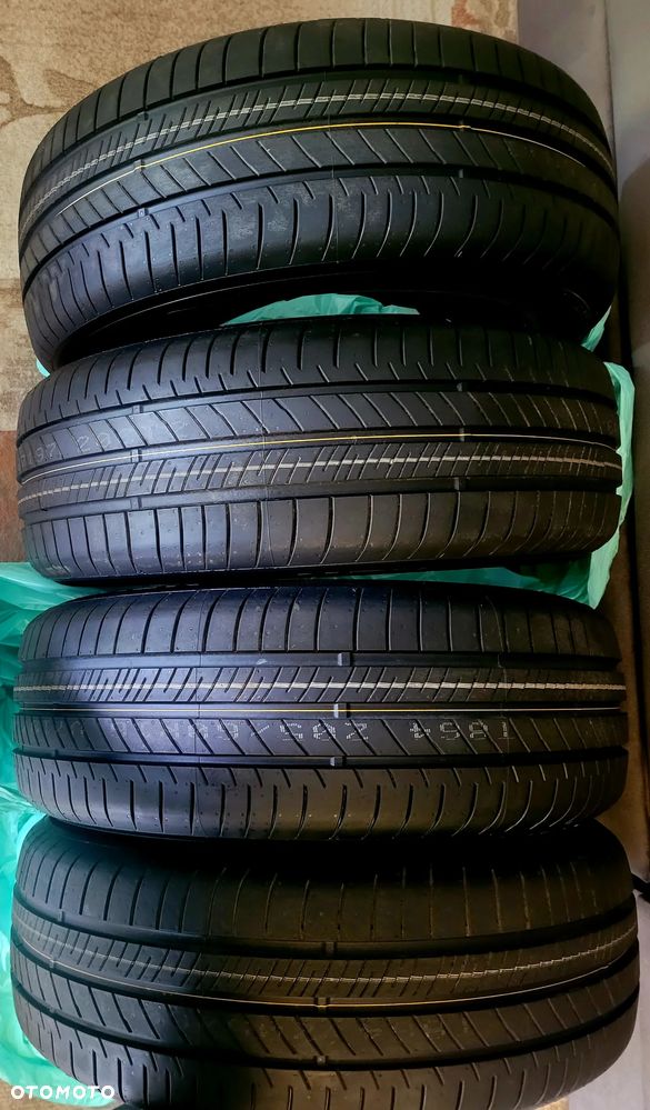 Komplet opon Nexen 205/60 R16 – zdjęte z nowego auta - 1