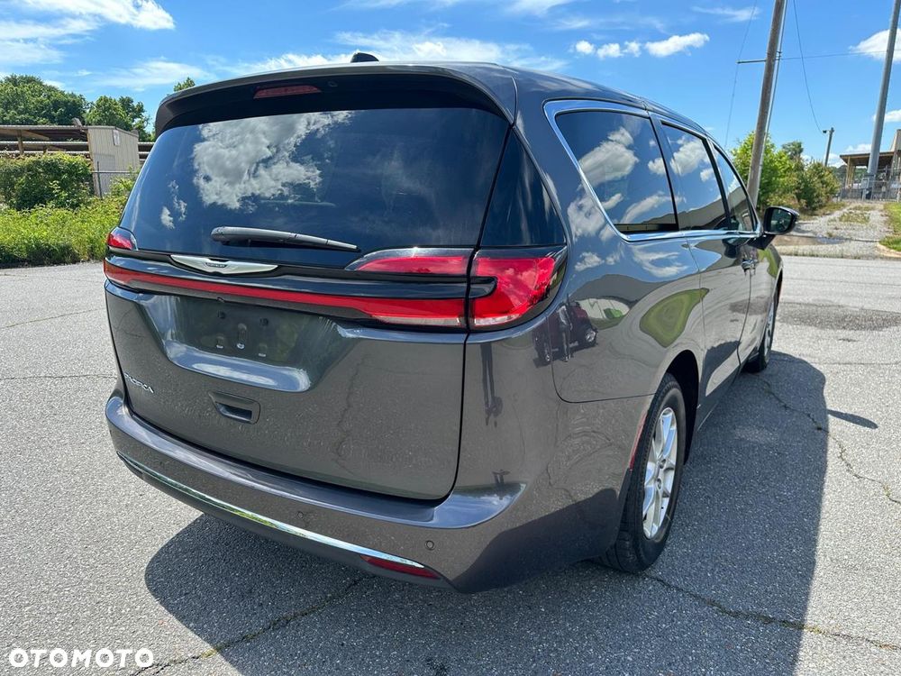 Chrysler Pacifica - 5