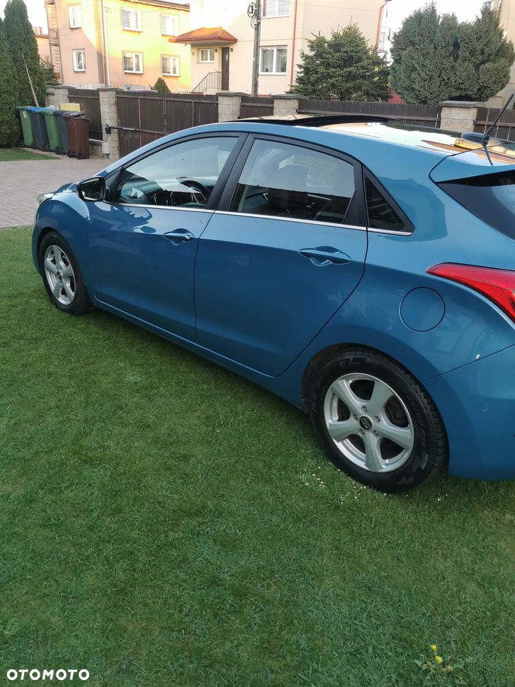 Hyundai i30 1.6 CRDi Premium - 4