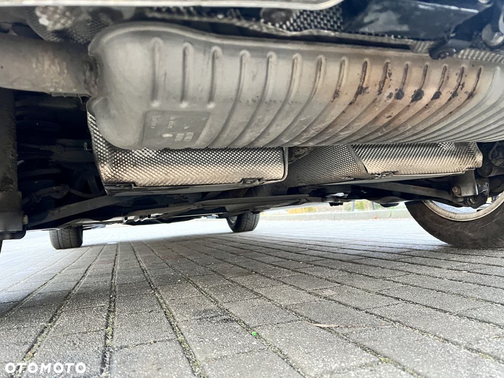 BMW Seria 2 216d - 24