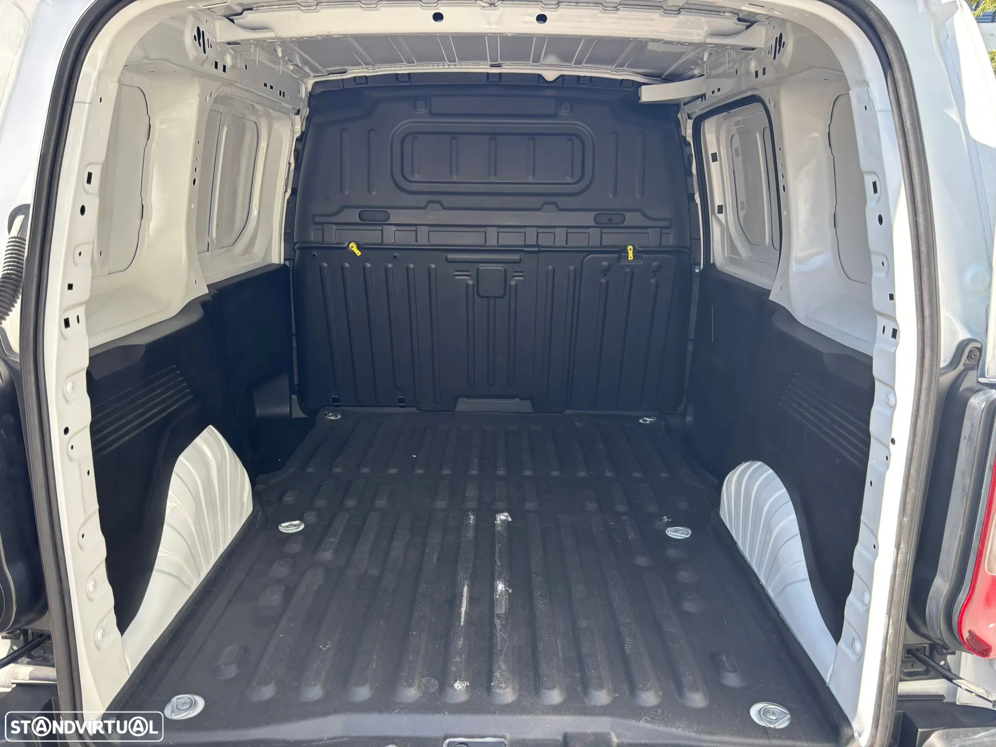 Opel COMBO 1.5 102cv 3 LUGARES - AC - IVA DEDUTÍVEL - 13