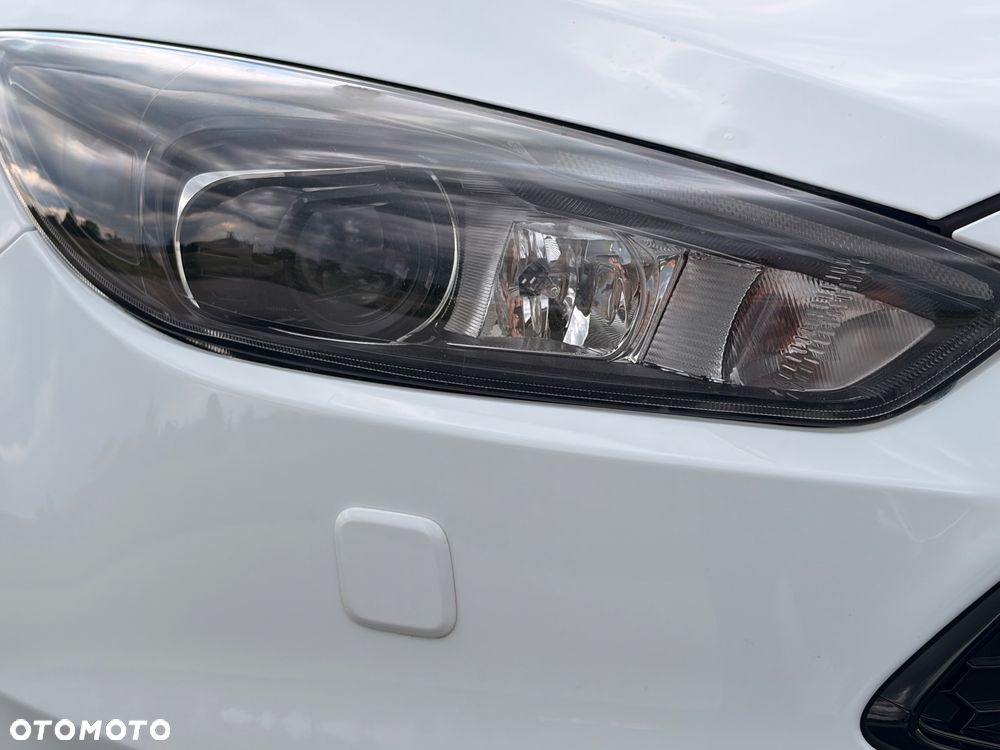 Ford Focus - 32