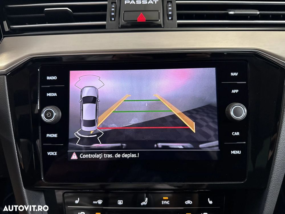 Volkswagen Passat - 19