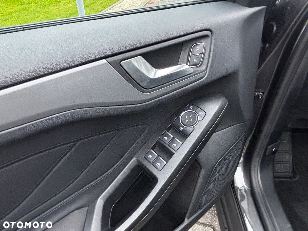 Ford Focus 1.0 EcoBoost Trend Edition - 11