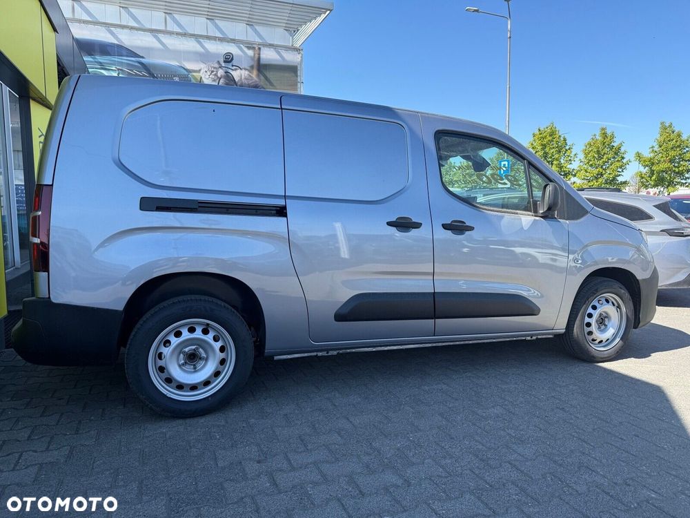 Opel Combo Cargo Furgon XL 1.5 T.Diesel 100KM MT6 - 4