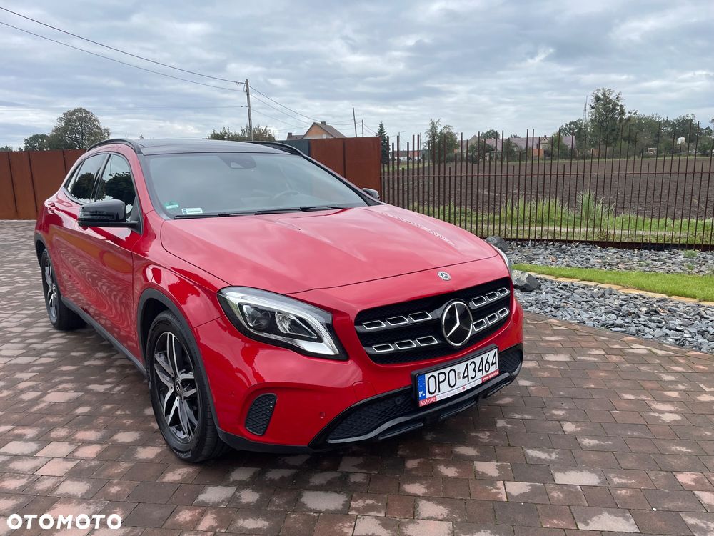 Mercedes-Benz GLA 200 7G-DCT Urban - 2