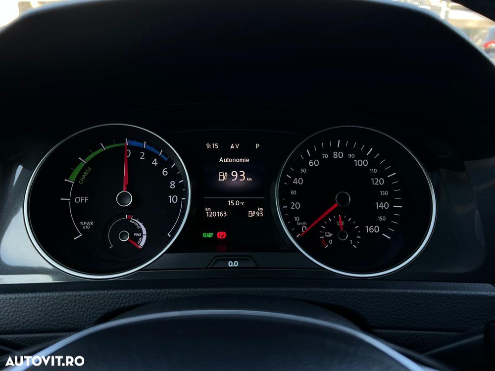 Volkswagen e-Golf - 15
