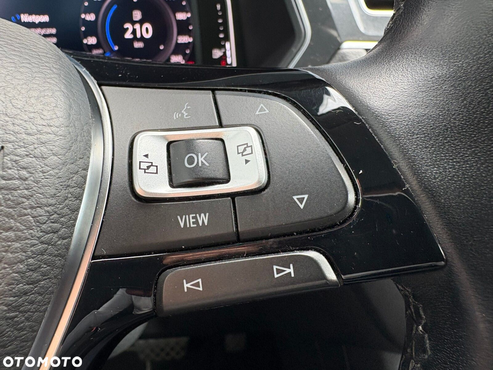 Volkswagen Tiguan - 24