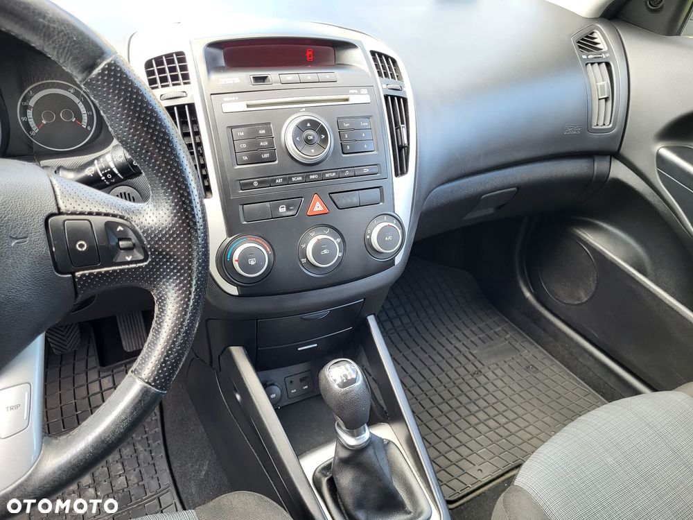 Kia Ceed - 14