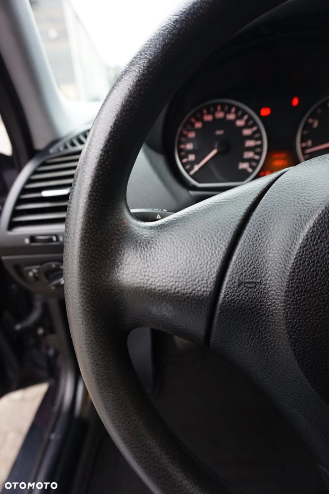 BMW Seria 1 116i - 27