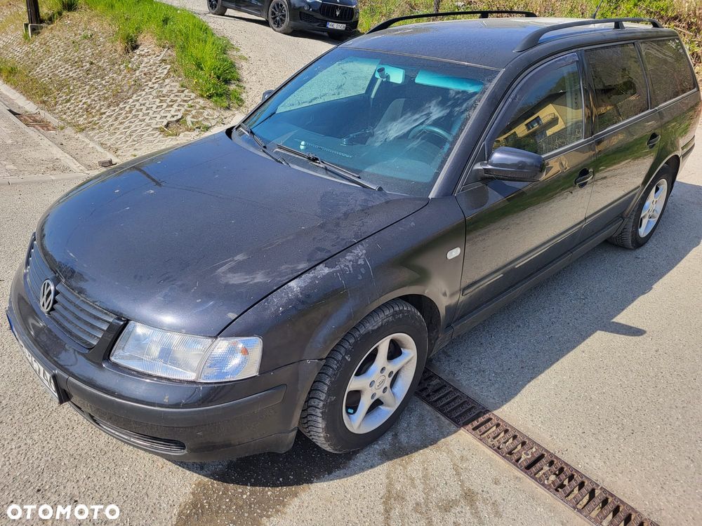Volkswagen Passat - 1