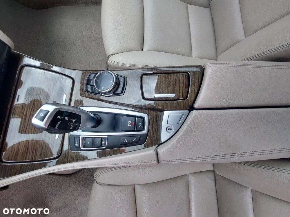 BMW Seria 5 525d xDrive Modern Line - 28