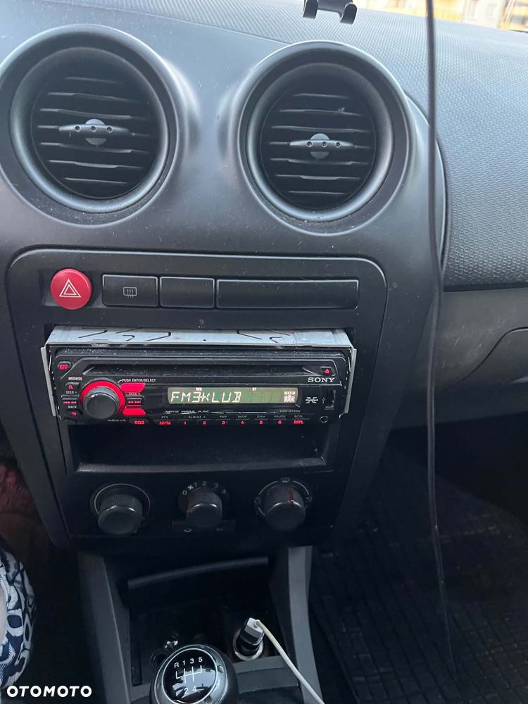 Seat Ibiza 1.4 16V Reference - 4