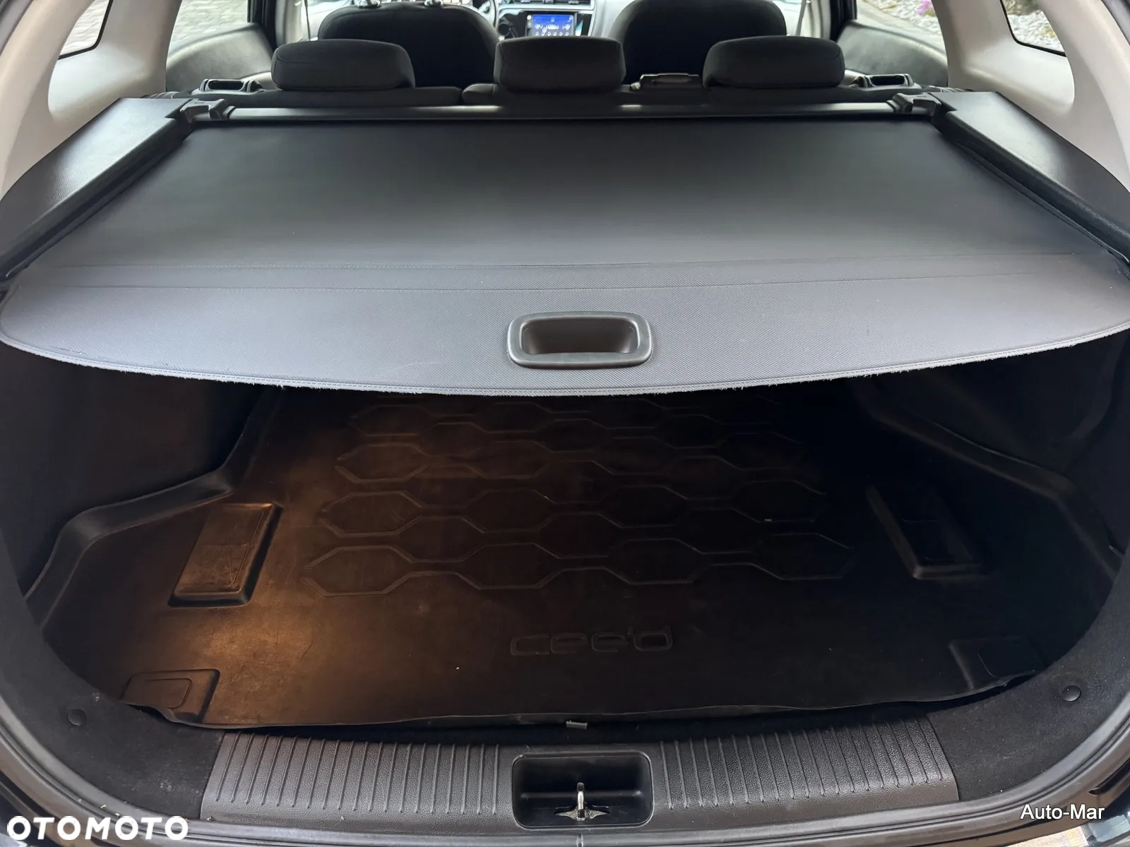 Kia Ceed 1.6 CRDi 136 ISG SW Edition 7 - 9