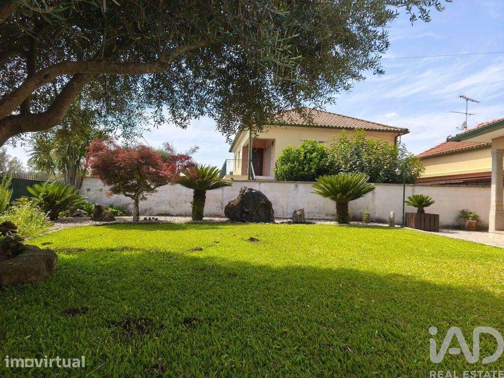 Moradia isolada T5 em São Pedro d'Arcos de 259 m2 - Grande imagem: 4/40
