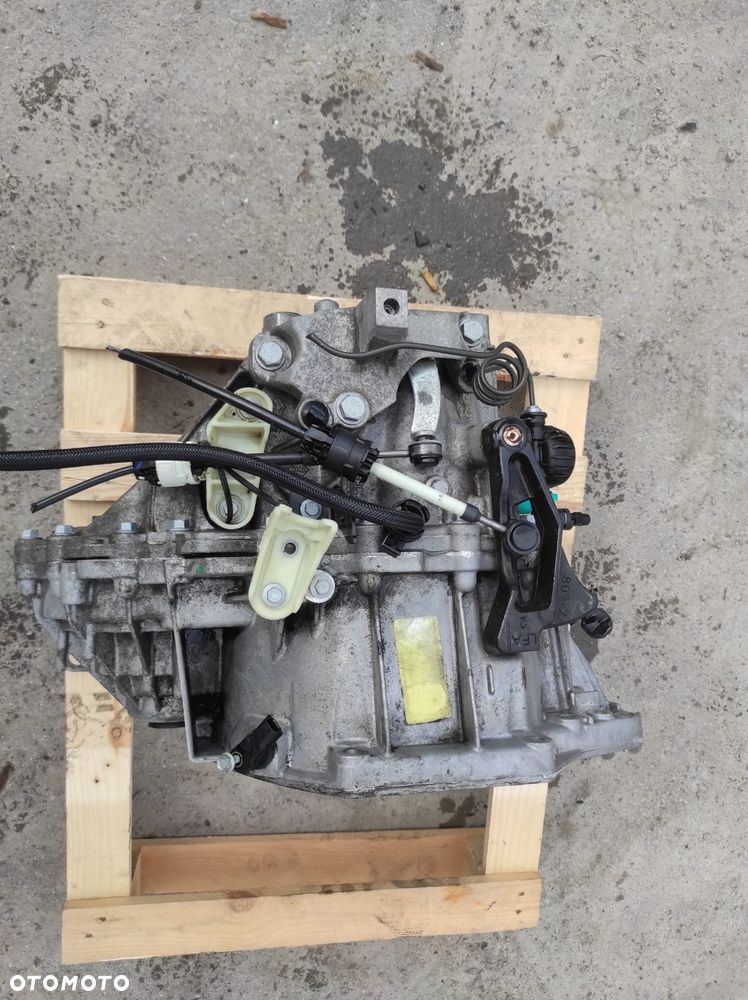 SKRZYNIA BIEGÓW RENAULT  1.6 DCI BVM6 8200667177 8107 - 2