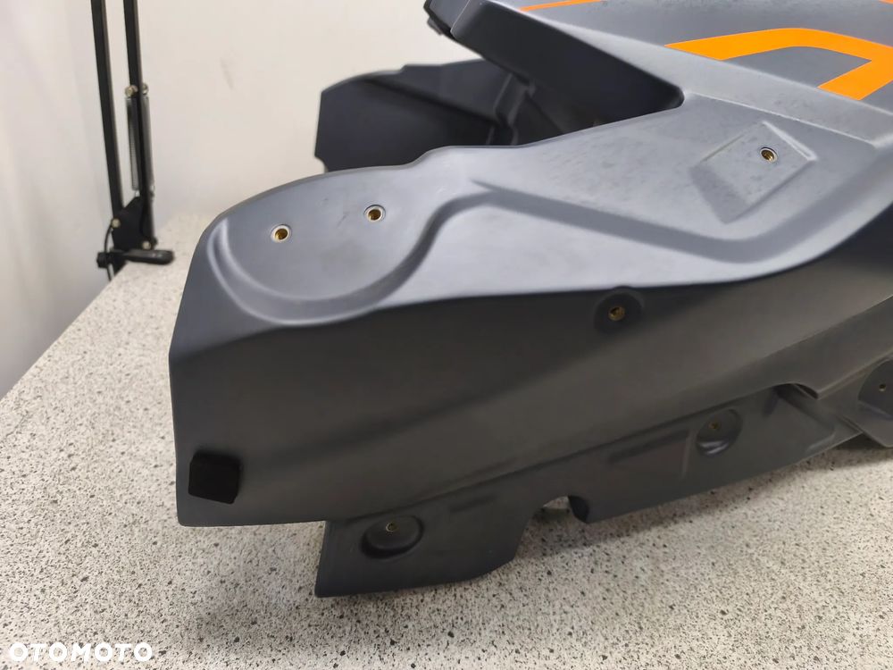 Bak, zbiornik paliwa KTM 1290 Super Duke GT - 21