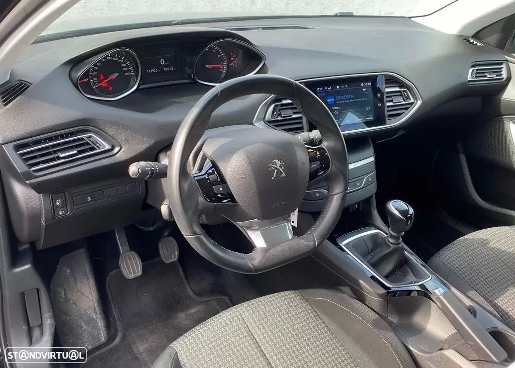 Peugeot 308 SW 1.2 PureTech Style - 9