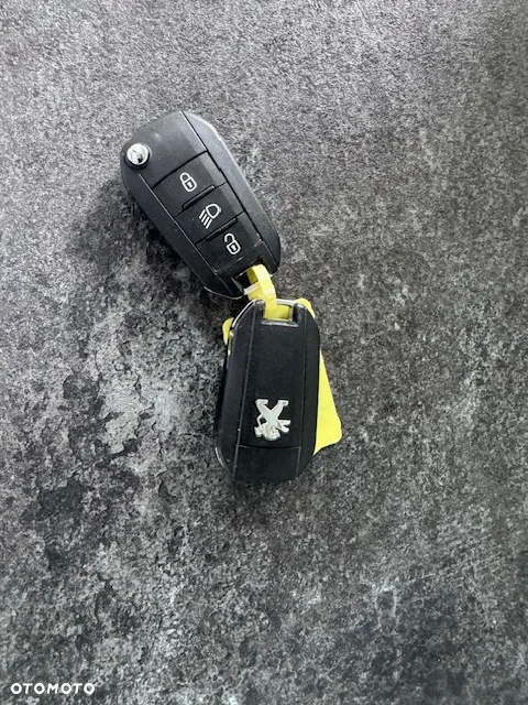 Peugeot 208 - 32