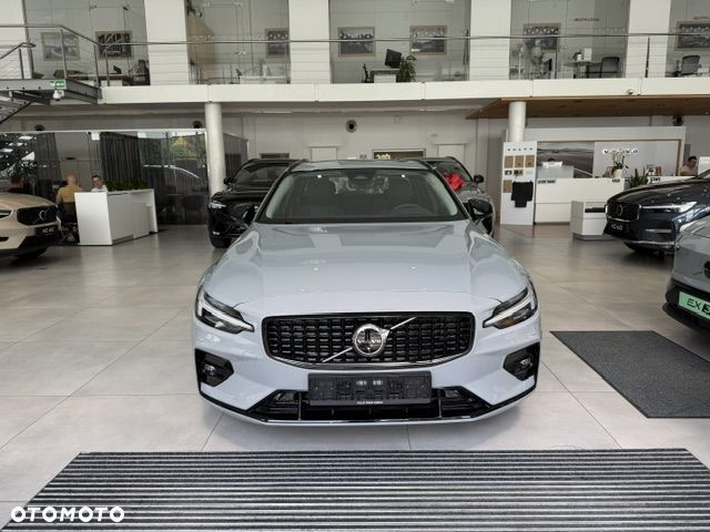 Volvo V60 B4 B Ultra Dark - 34