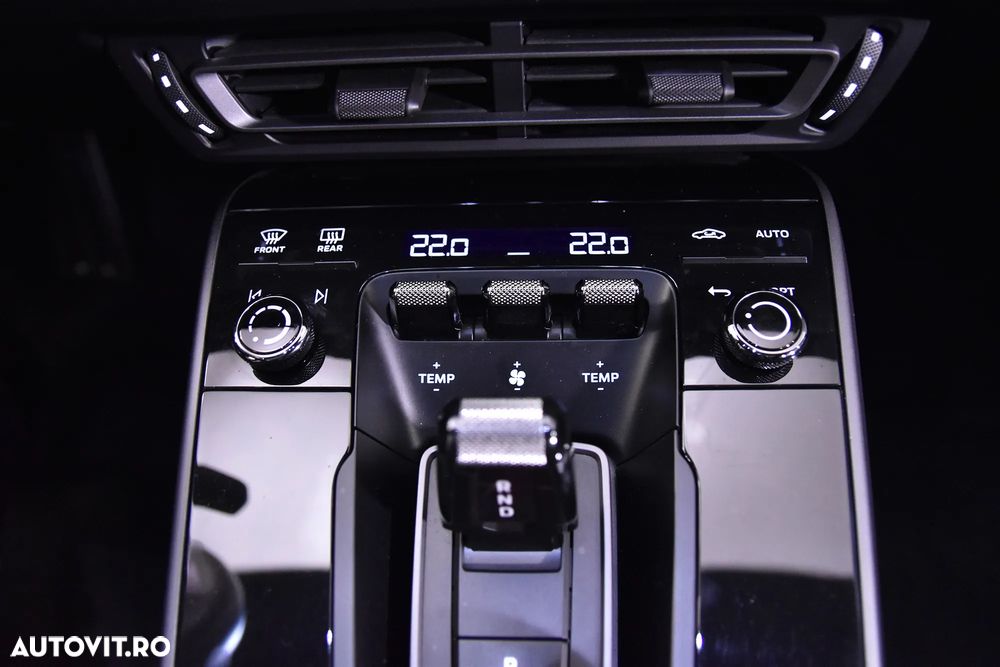 Porsche 911 Carrera 4S - 18