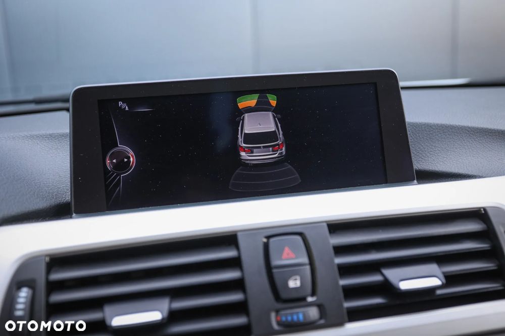 BMW Seria 3 318d Blue Performance Luxury Line - 25