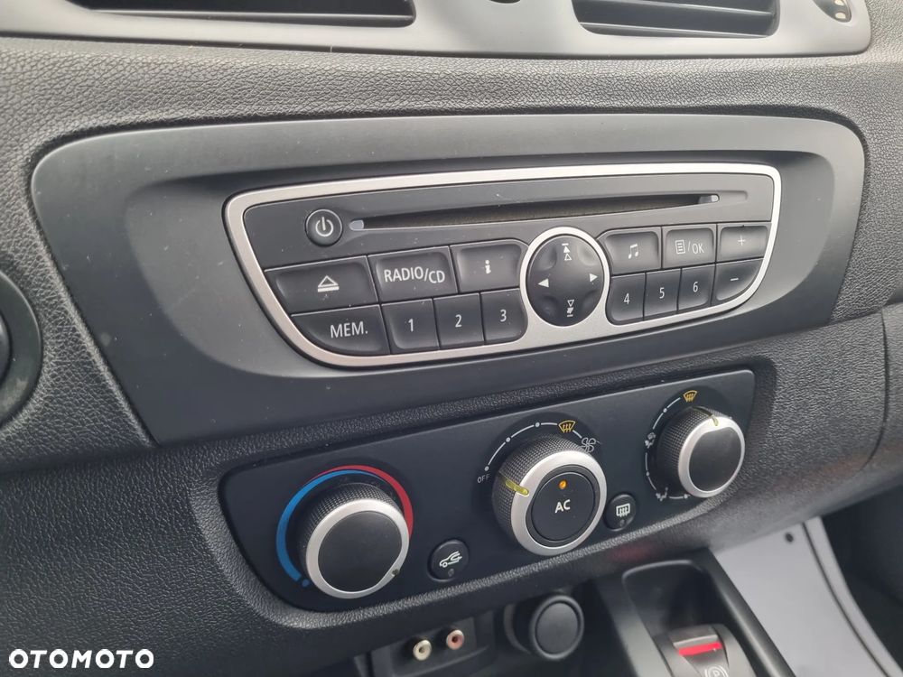 Renault Grand Scenic - 12