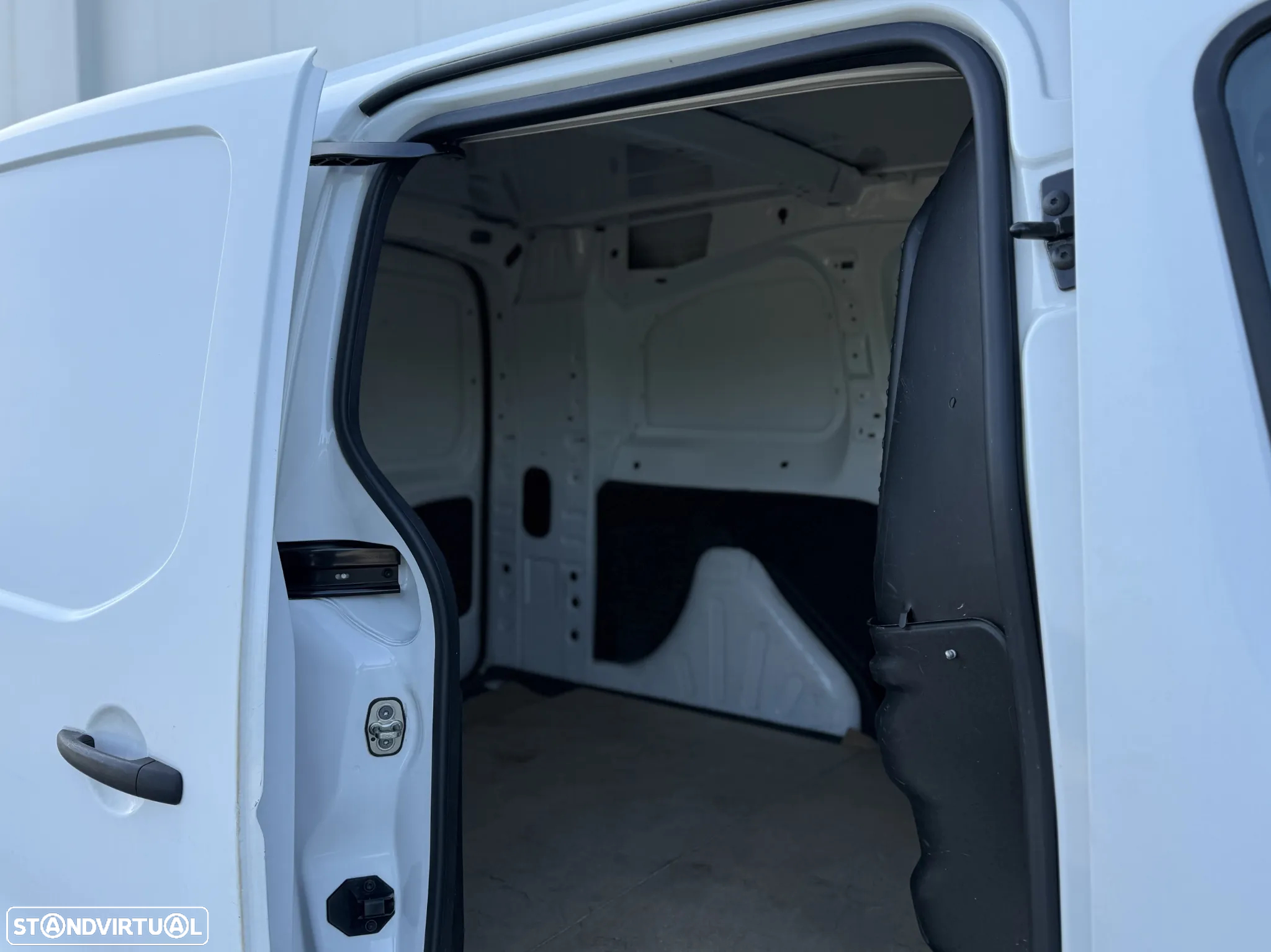 Citroën Berlingo 1.6 BlueHDi 100 Longa - 21