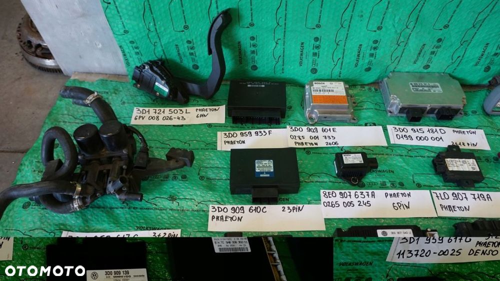 PRZYCISK OTWIERANIA KLAPY VW PHAETON - 15