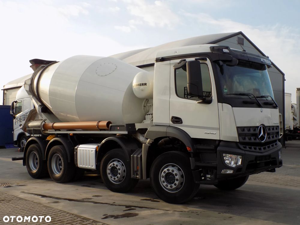 Mercedes-Benz 3240 AROCS/LIEBHERR/ - 28