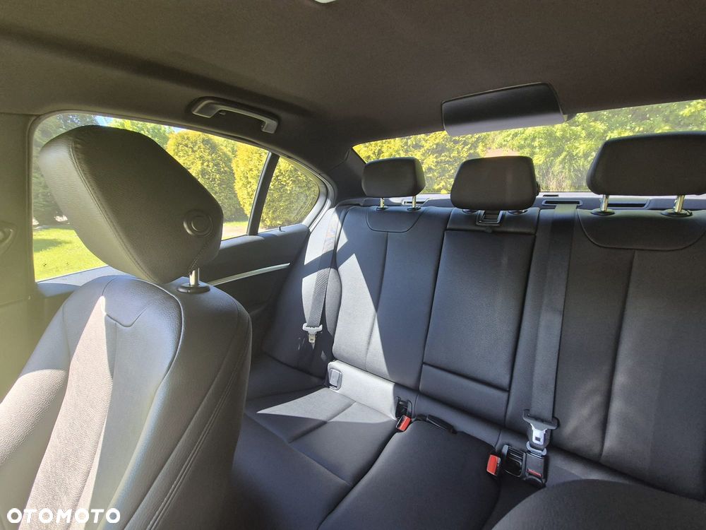 BMW Seria 3 330i Edition Luxury Line Purity - 16