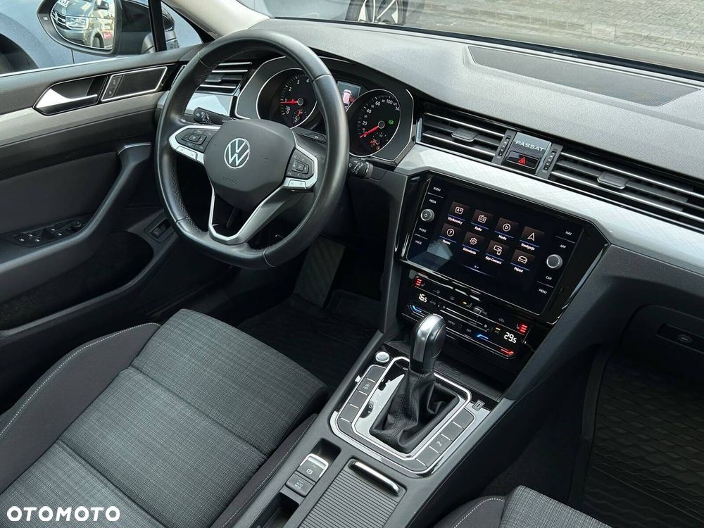 Volkswagen Passat Variant 2.0 TSI Business DSG - 17