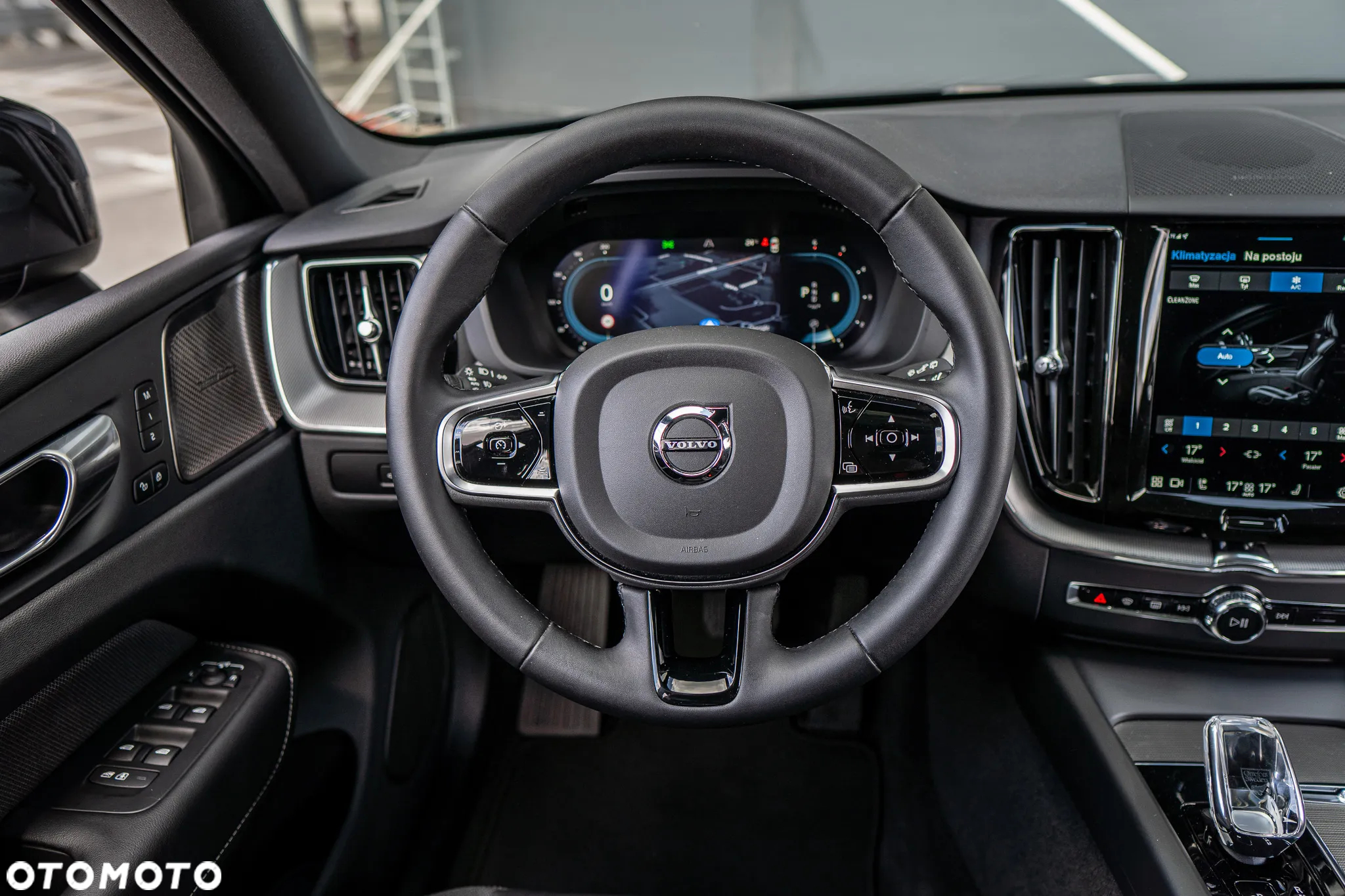 Volvo XC 60 B4 D AWD Plus Dark - 38