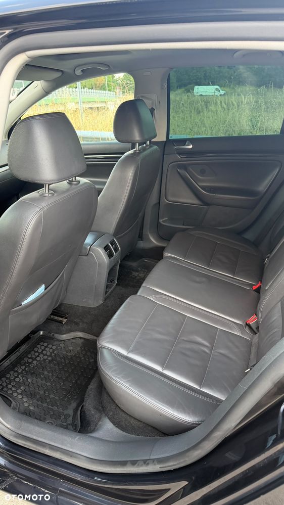 Volkswagen Golf - 30