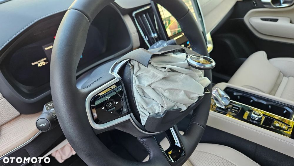 Volvo XC 90 - 22