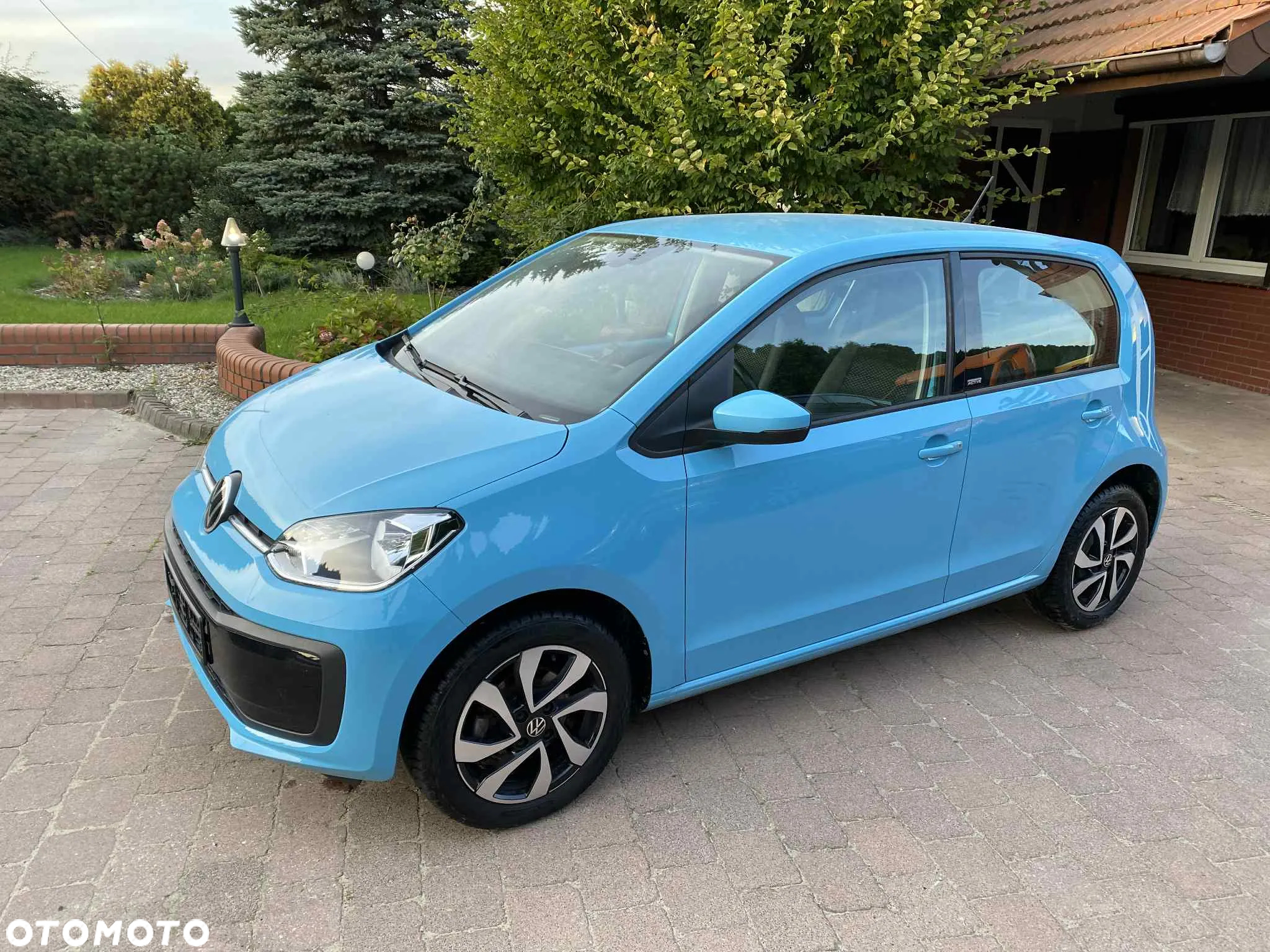 Volkswagen up! Active - 32