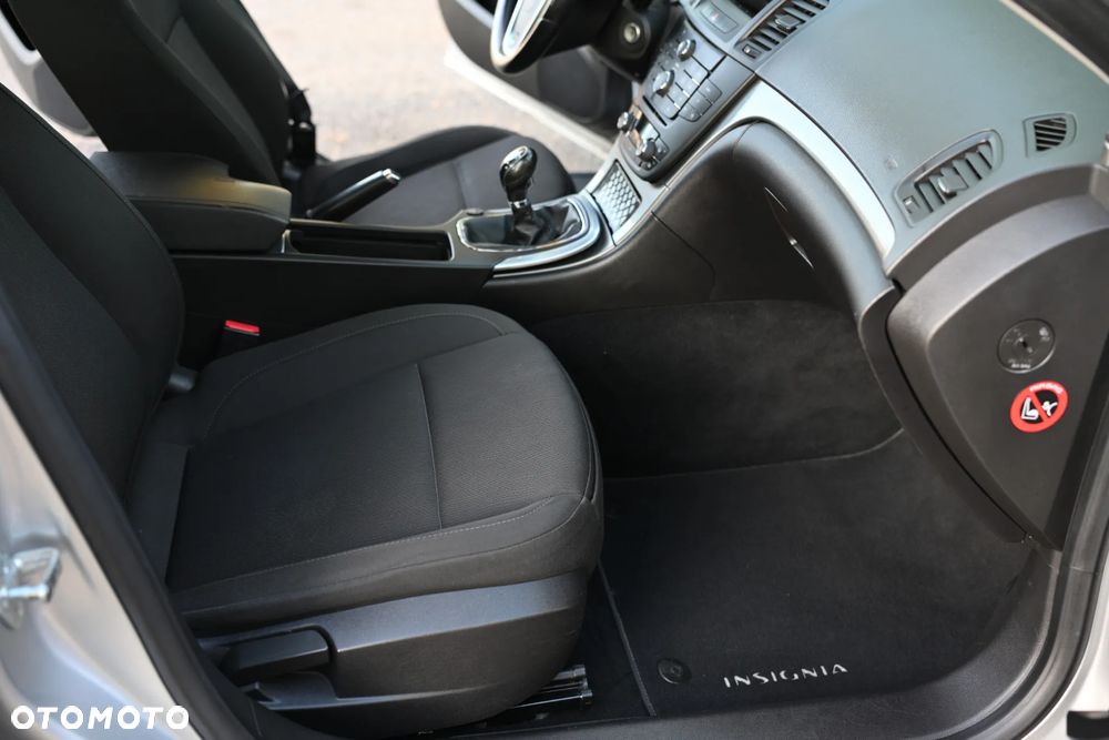 Opel Insignia 1.8 Sport - 22