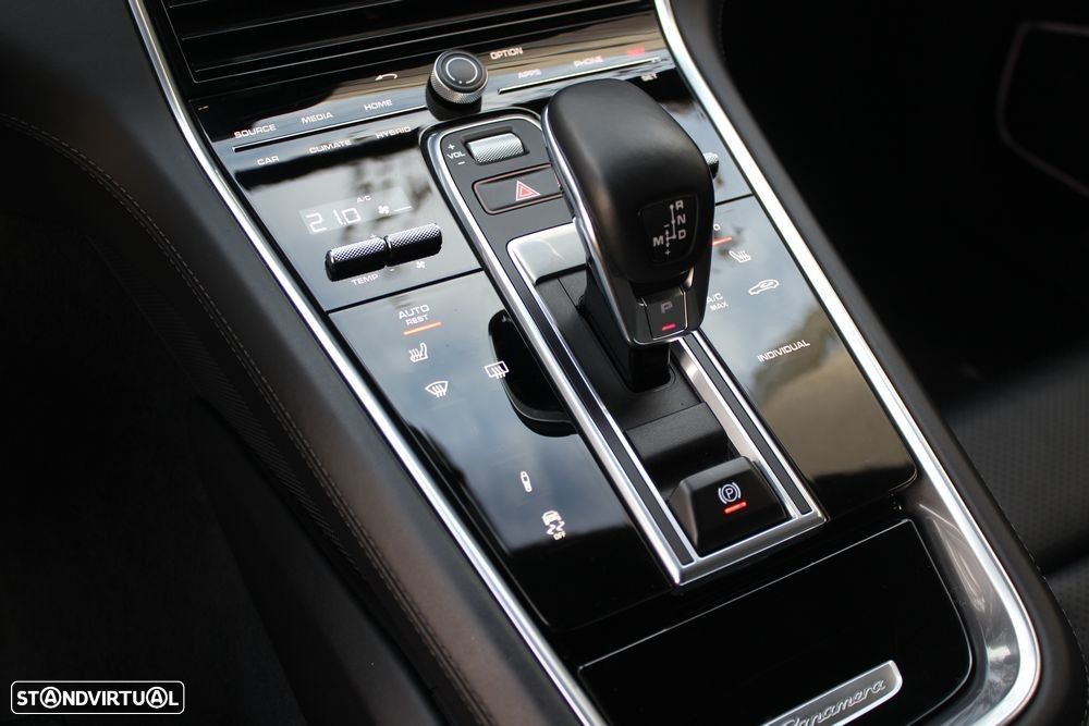 Porsche Panamera Sport Turismo 4 E-Hybrid - 26