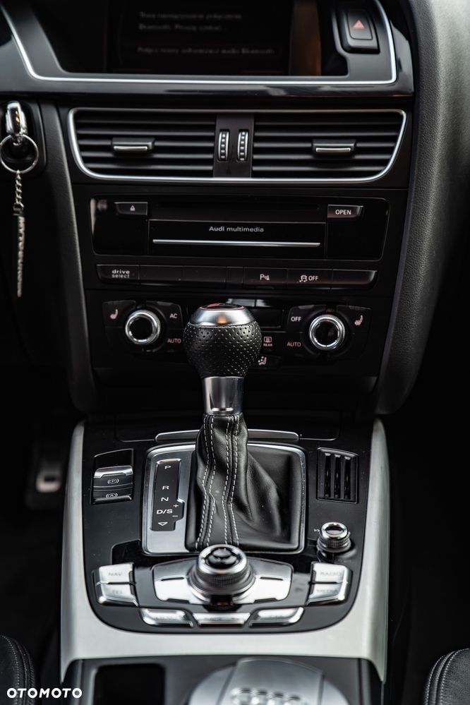 Audi RS4 Avant Avant S tronic - 26