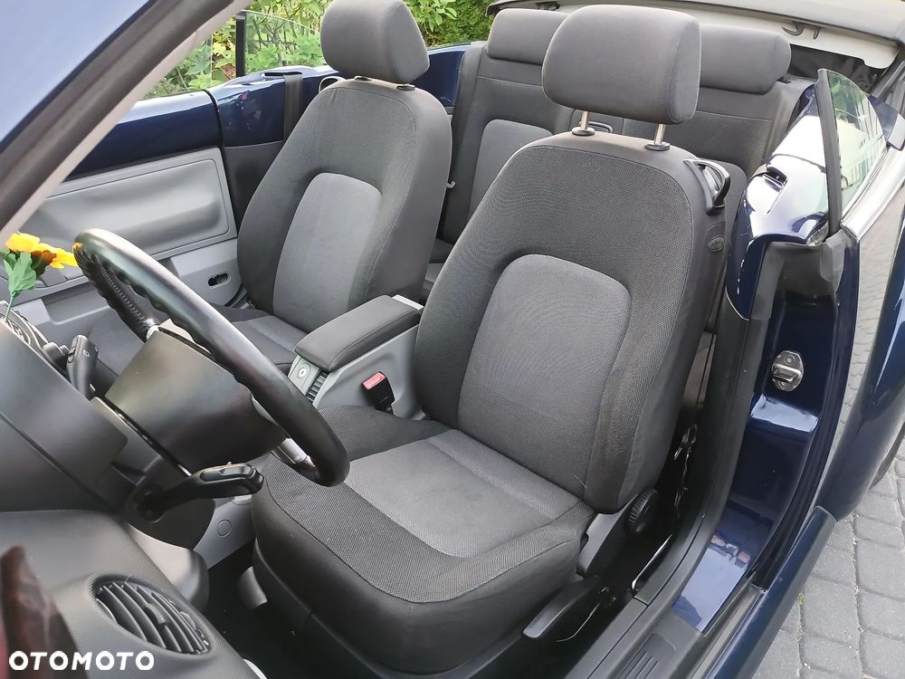 Volkswagen New Beetle - 15
