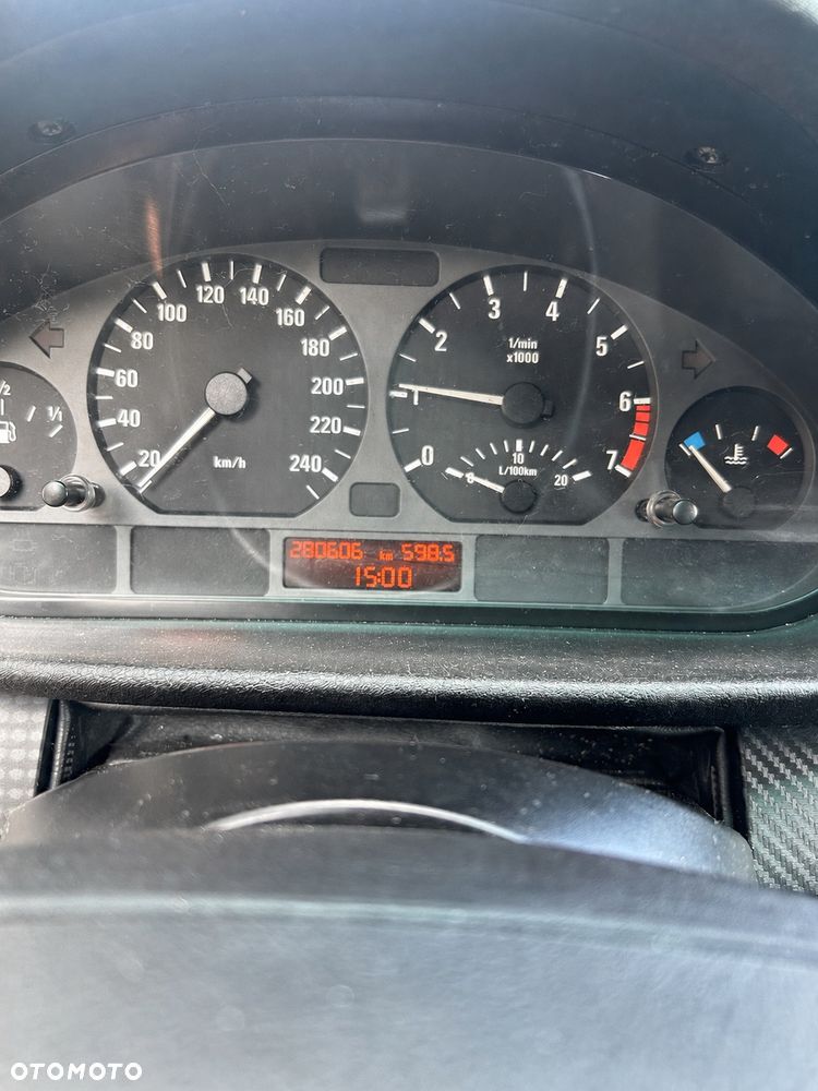 BMW Seria 3 318i - 16