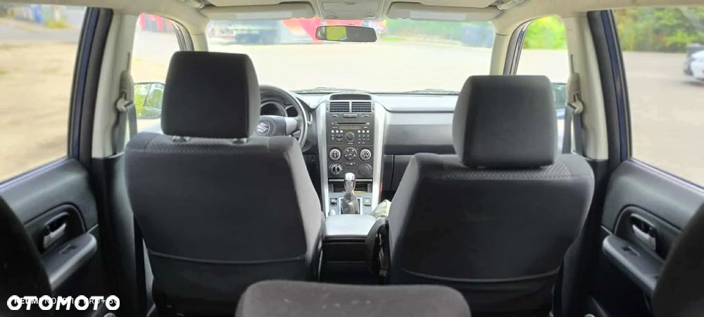 Suzuki Grand Vitara 2.0 - 17