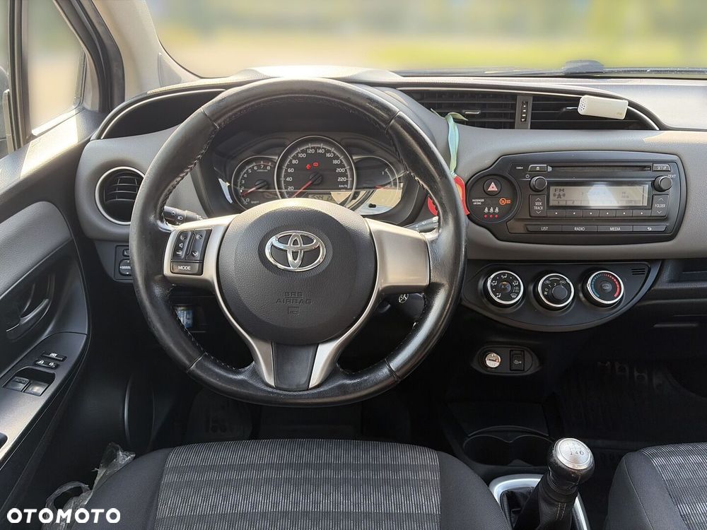 Toyota Yaris 1.0 Active EU6 - 17