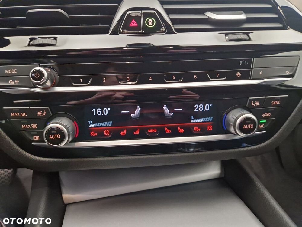 BMW Seria 5 520d MHEV - 11