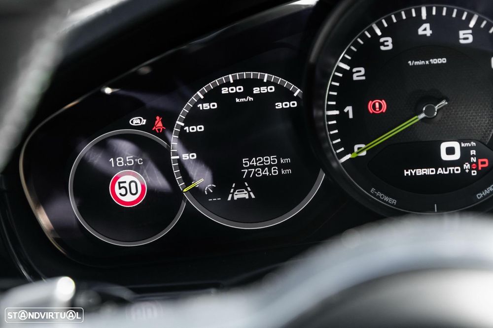 Porsche Panamera Sport Turismo 4 E-Hybrid - 10