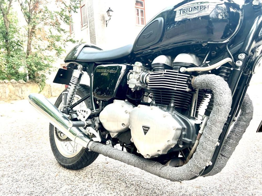 Triumph Thruxton CAFE RACER - 11